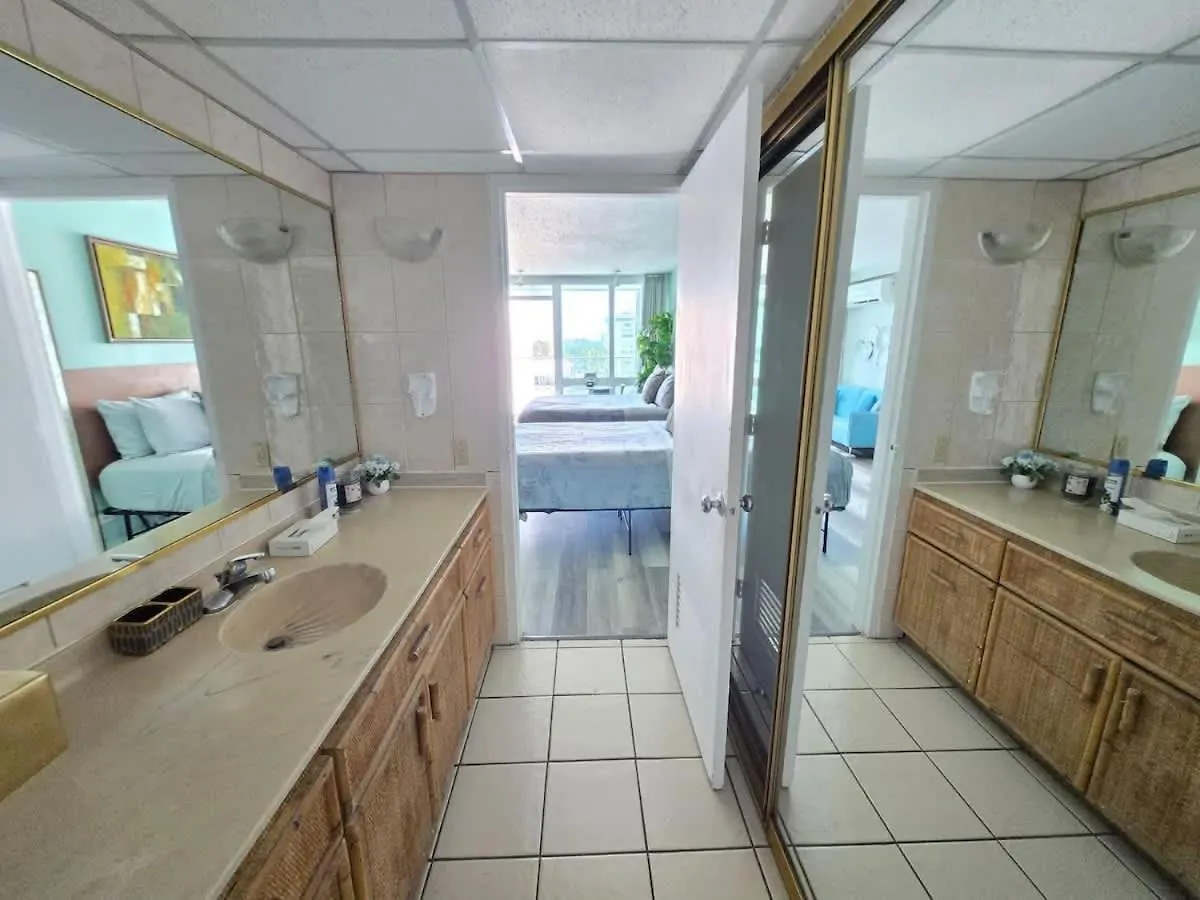 Steps From The Beach - Dining & Nightlife Nearby San Juan