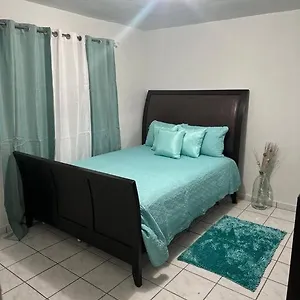 Apartment Second Floor 2br Apt In The Center Of Santurce, San Juan